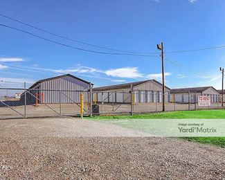 Photo 2 of Foxes Den Self Storage - 2120 North Michigan Road, Shelbyville, IN