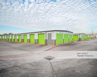 Photo 3 of Storage King USA - 6321 Spencer Hwy, Pasadena, TX