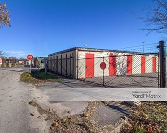 Photo 3 of A Discount Mini Storage - 12835 East Fwy, Houston, TX
