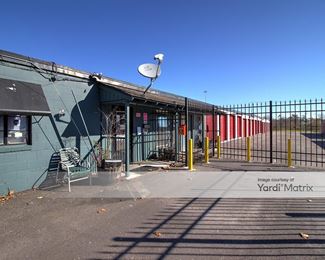 Photo 4 of A Discount Mini Storage - 12835 East Fwy, Houston, TX