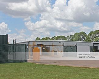Photo 3 of Right Move Storage - 2370 East Mulberry Street, Angleton, TX