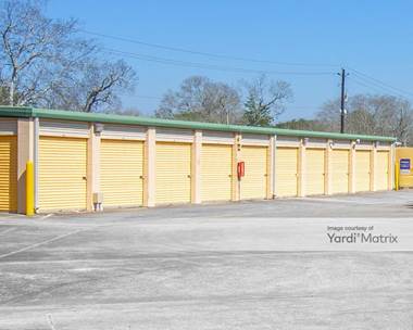 Storage Units for Rent available at 1729 Broadway Street, Pearland, TX 77581