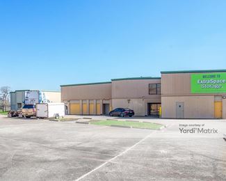 Photo 3 of Extra Space Storage - 1729 Broadway Street, Pearland, TX