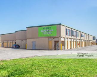 Photo 4 of Extra Space Storage - 1729 Broadway Street, Pearland, TX