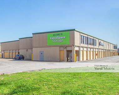 Storage Units for Rent available at 1729 Broadway Street, Pearland, TX 77581