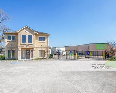 Storage Units for Rent available at 1729 Broadway Street, Pearland, TX 77581