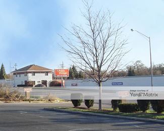 Photo 3 of Public Storage - 945 North Farnsworth Avenue, Aurora, IL