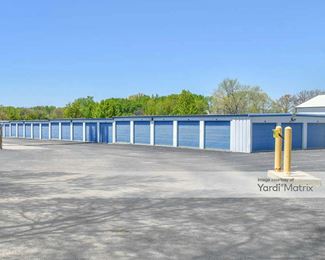 Photo 2 of StorSafe Self Storage - 8405 South Illinois Route 31, Cary, IL