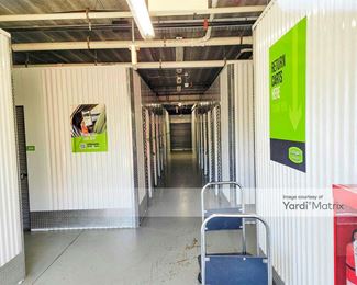 Photo 2 of Extra Space Storage - 2253 Randall Road, Carpentersville, IL