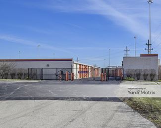 Photo 3 of Public Storage - 17 West 170 Roosevelt Road, Oakbrook Terrace, IL