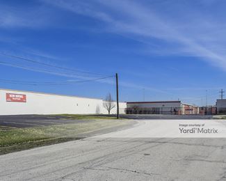 Photo 4 of Public Storage - 17 West 170 Roosevelt Road, Oakbrook Terrace, IL