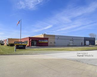 Photo 3 of StorageMart - 100 West North Avenue, Lombard, IL
