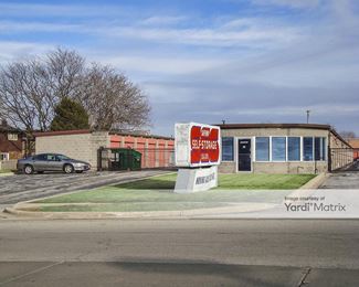 Photo 4 of Safeway Self-Storage - 15821 Arroyo Drive, Oak Forest, IL