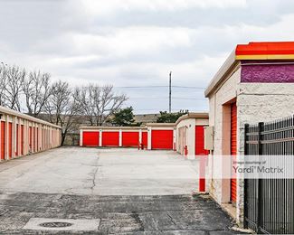 Photo 3 of Public Storage - 2401 Lois Drive, Rolling Meadows, IL