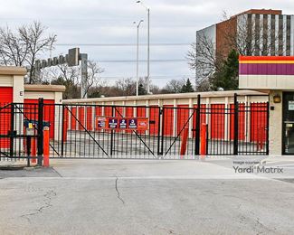 Photo 5 of Public Storage - 2401 Lois Drive, Rolling Meadows, IL