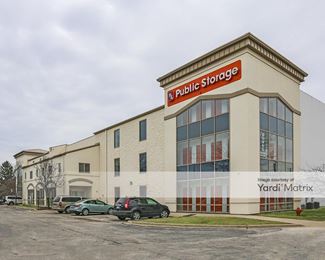 Photo 1 of Public Storage - 555 East Aptakisic Road, Buffalo Grove, IL