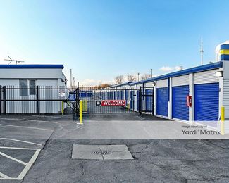 Photo 3 of iStorage - 177 Deer Lake Road, Deerfield, IL