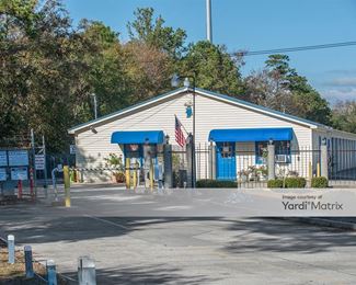 Photo 2 of Public Storage - 616 Johnnie Dodds Blvd, Mount Pleasant, SC