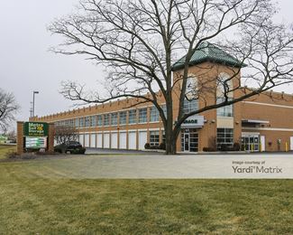 Photo 2 of StorageMart - 13000 Rockland Road, Lake Bluff, IL
