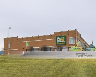 Photo 3 of StorageMart - 13000 Rockland Road, Lake Bluff, IL