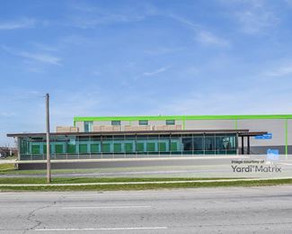 Photo 2 of SmartStop Self Storage - 1600 Busse Road, Elk Grove Village, IL