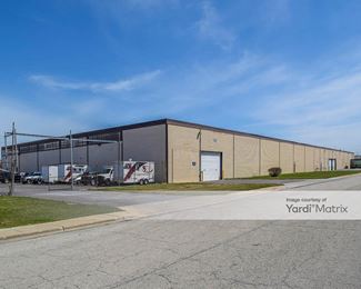 Photo 4 of SmartStop Self Storage - 1600 Busse Road, Elk Grove Village, IL