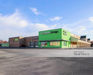 Photo 1 of Extra Space Storage - 3355 Sheridan Road, Zion, IL