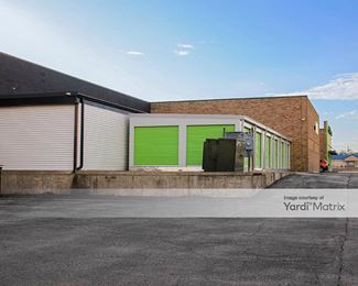 Photo 4 of Extra Space Storage - 3355 Sheridan Road, Zion, IL