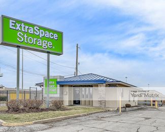 Photo 2 of Extra Space Storage - 485 North Highway Drive, Fenton, MO