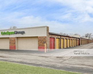 Photo 2 of Extra Space Storage - 450 West Washington Street, Florissant, MO