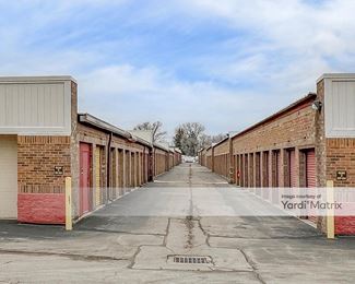 Photo 3 of Extra Space Storage - 450 West Washington Street, Florissant, MO