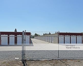 Photo 3 of Glen-s Mini Storage - 1877 North Farmersville Blvd, Farmersville, CA