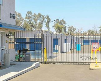 Photo 2 of US Storage Centers - 3311 Truxtun Avenue, Bakersfield, CA
