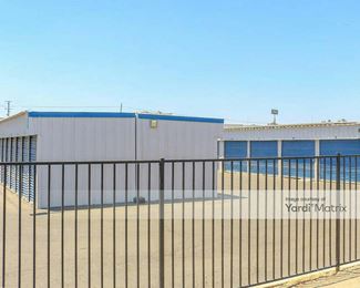 Photo 3 of US Storage Centers - 3311 Truxtun Avenue, Bakersfield, CA