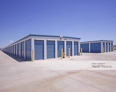 Storage Units for Rent available at 200 Elm Street, Shafter, CA 93263