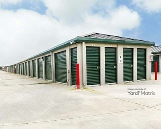 Photo 1 of StorQuest Self Storage - 1800 Dockery Avenue, Selma, CA