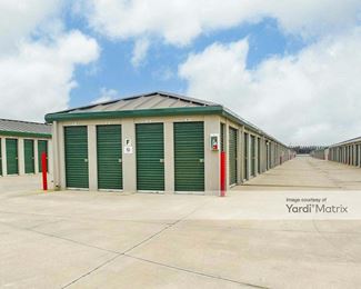 Photo 2 of StorQuest Self Storage - 1800 Dockery Avenue, Selma, CA