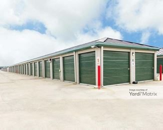 Photo 3 of StorQuest Self Storage - 1800 Dockery Avenue, Selma, CA