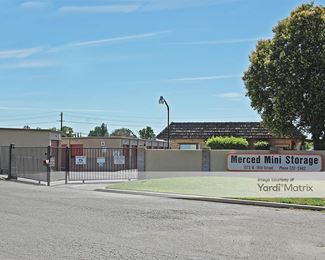 Photo 1 of StorQuest Self Storage - 1723 West 16th Street, Merced, CA