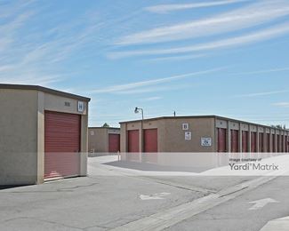 Photo 5 of StorQuest Self Storage - 1723 West 16th Street, Merced, CA