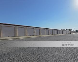 Photo 4 of Porterville Mini Storage - 989 West Northgrand Avenue, Porterville, CA
