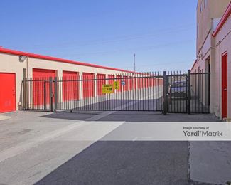 Photo 4 of SecurCare Self Storage - 3301 Truxtun Avenue, Bakersfield, CA