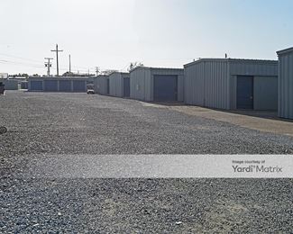 Photo 3 of StorMax - 31 North Cottage Street, Porterville, CA