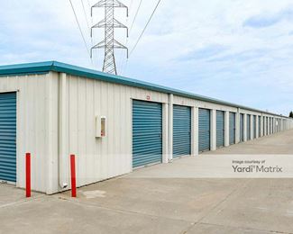 Photo 4 of CubeSmart Self Storage - 15394 Road 29, Madera, CA
