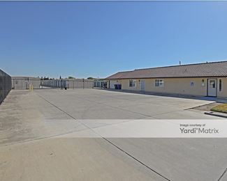 Photo 3 of Quality Self Storage - 400 West Firebaugh Avenue, Exeter, CA