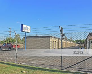 Photo 4 of US Storage Centers - 111 30th Street, Bakersfield, CA