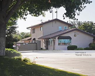 Photo 1 of Derrel-s Mini Storage - 7467 North Cedar Avenue, Fresno, CA