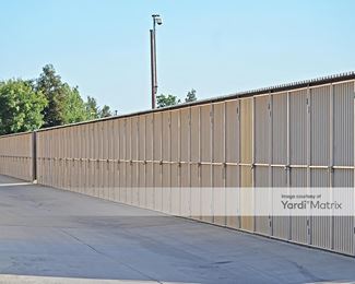 Photo 2 of Derrel-s Mini Storage - 7467 North Cedar Avenue, Fresno, CA