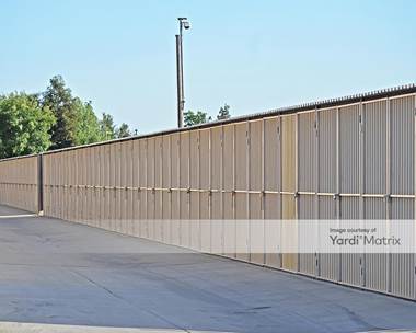 Storage Units for Rent available at 7467 North Cedar Avenue, Fresno, CA 93720