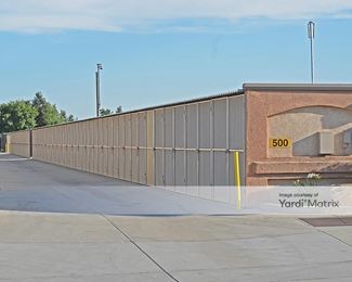 Photo 4 of Derrel-s Mini Storage - 7467 North Cedar Avenue, Fresno, CA